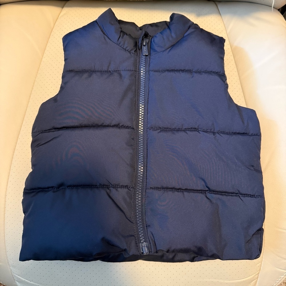 EUC Old Navy Navy Blue Puffer Vest